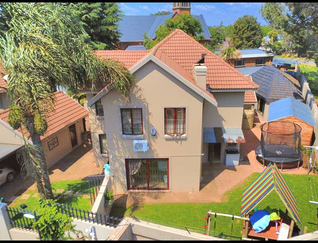 4 BEDROOM VILLA FOR SALE IN DALVIEW